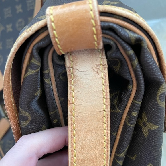 SOLD ✅ 🎀HOST PICK x 3 🎀 Louis Vuitton Saumur GM (35) - Picture 2 of 16
